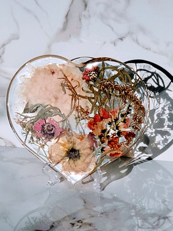 Dried flower frame, Resin round frame with pressed flower fr