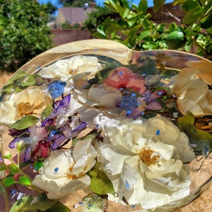 Preserved  Wedding Flowers in Large Resin Heart Paperweight Keepsake Bridal romantic memories of your wedding, anniversary,funeral