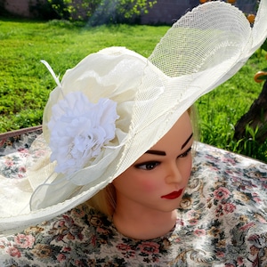White off Cream Ivory Tulle Breathable Women Summer Sun Hat Kentucky Derby polyester feather wide brim floral women hats Wedding Fascinators
