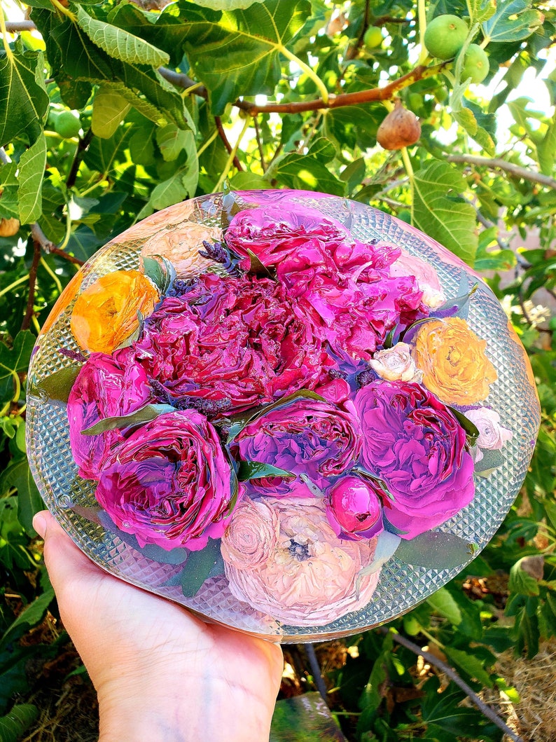 preserving wedding flowers in resin