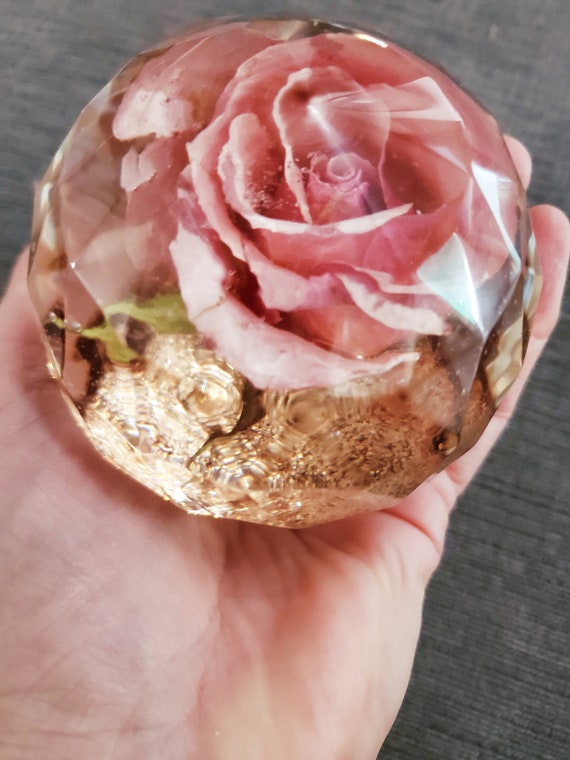 Preserving Flowers In Resin - Happy Family Art