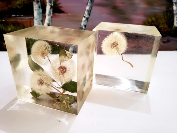 Vintage Russ Acrylic Lucite White Flower Paper Weight -  Norway