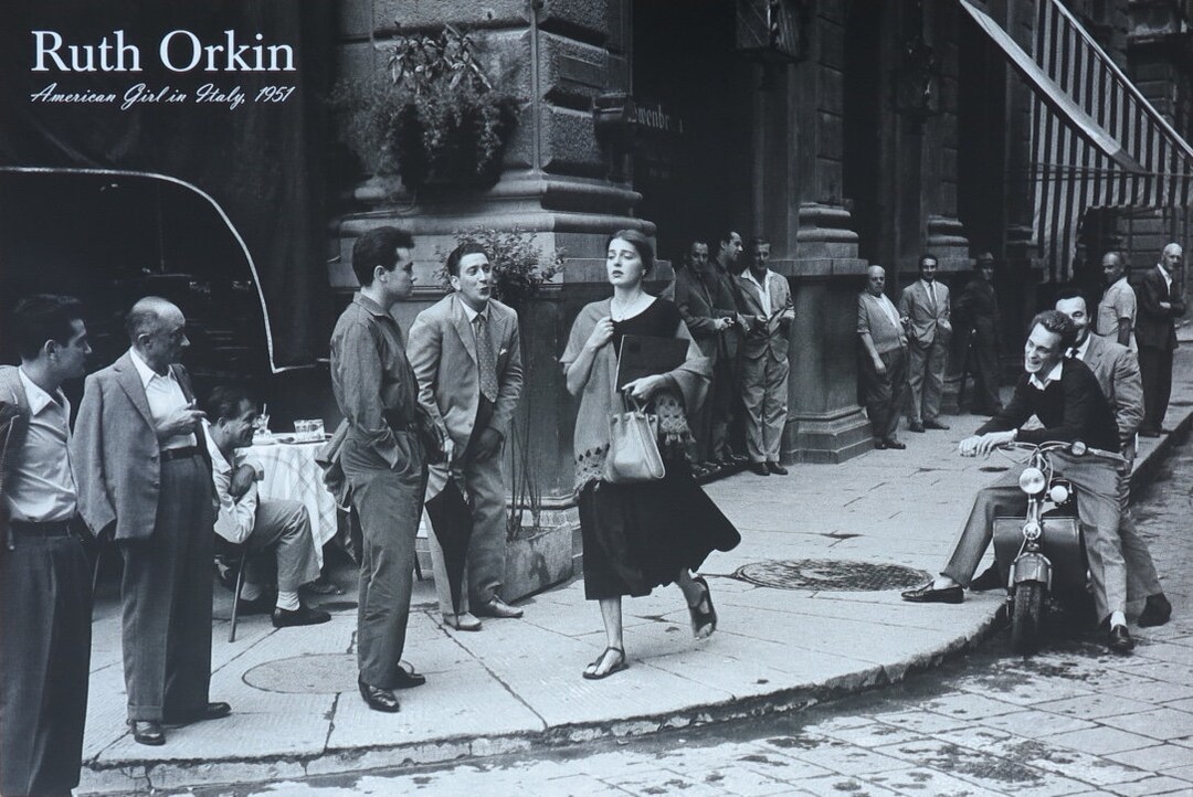 Kunstdruck 'American Girl In Italy' Von Ruth Orkin – 90x60 Cm, Hochwertiger Poster-Druck Für Die Wand