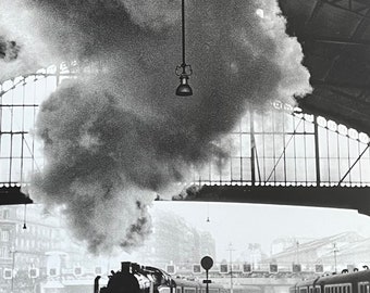 Gare Saint-Lazare Ausstellungsplakat - Dampfzug - Eisenbahnen - Station - Paris - Schwarzweißfotografie - Kunstdruck