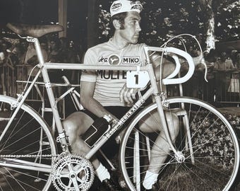Cartel de la exposición del Tour de Francia - El incomparable Eddy Merckx - arte decorativo - fotografía en blanco y negro - impresión artística