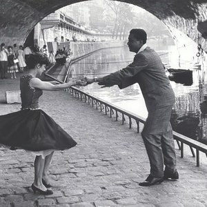 Tentoonstellingsposter dansend paar - brug - Parijs - decoratieve kunst - zwart-witfotografie - kunstafdruk