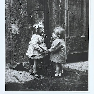 Cartel de la exposición Sem Presser - Roma - Niños riendo - Fotografía en blanco y negro - Diversión - Amor - Romántico - Impresión artística