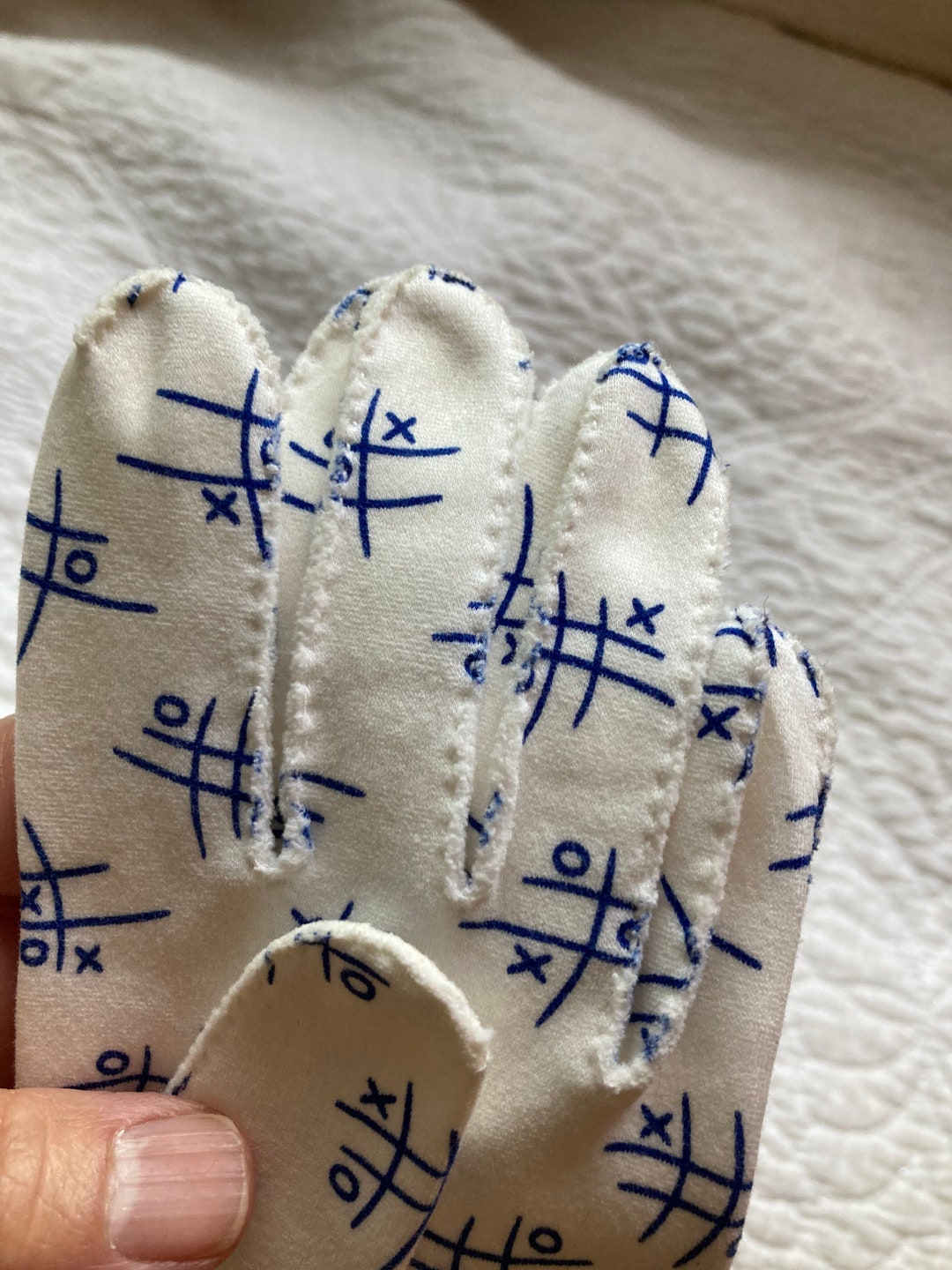 Vintage Cotton Gloves / 1950s Gloves / Tictactoe Pattern / 1950s