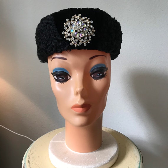 Persian Lamb Winter Hat  1950s fashion / Winter H… - image 2