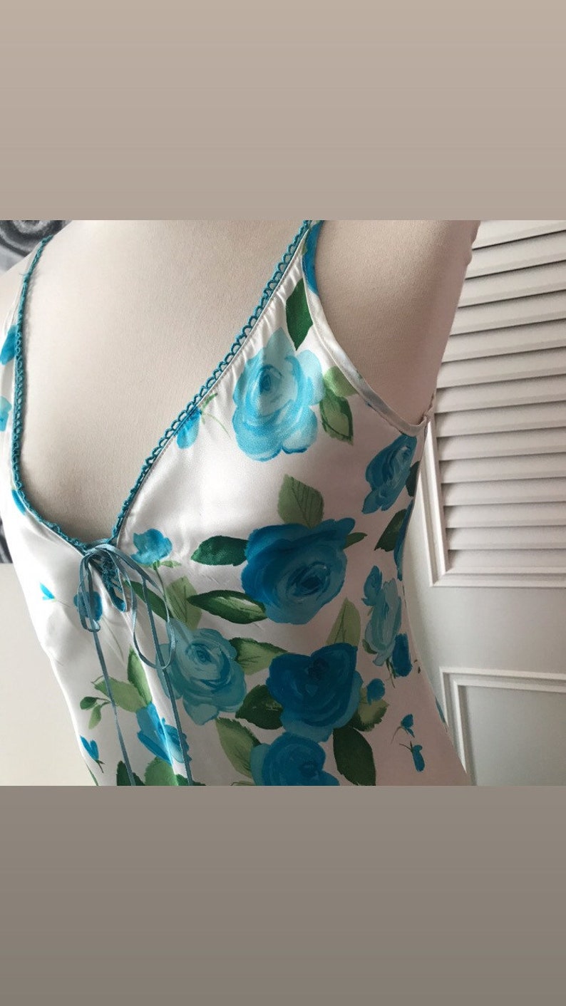 Vintage Boudoir 1980s / Vintage California Dynasty / Blue Floral Night Slip image 6