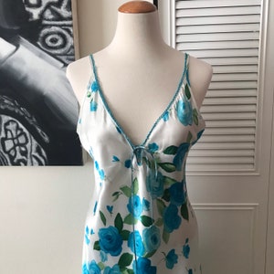 Vintage Boudoir 1980s / Vintage California Dynasty / Blue Floral Night Slip image 4