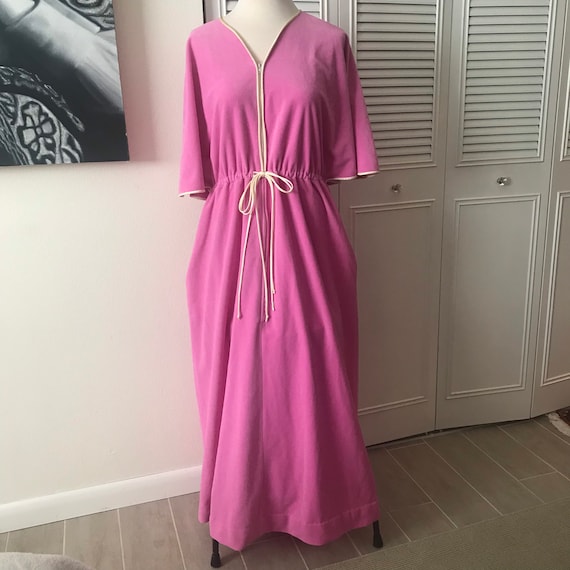 1970s Vanity Fair Velour lounging Robe