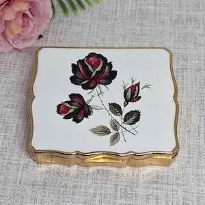 Stratton Musical Compact ~ White Enamel with Red Roses ~ Musica
