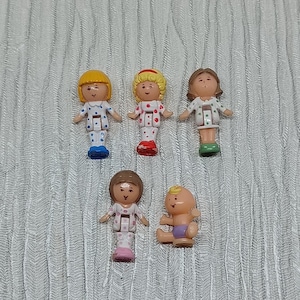 Polly Pocket Dolls ~ From Pyjama Party Dressing Table (Tiny Trinkets) ~ 1990 ~ Sold Individually ~ Vintage Doll Figure (P)
