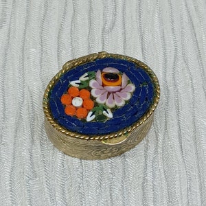 Pastillero Micro Mosaic ~ Azul con flores naranjas y moradas