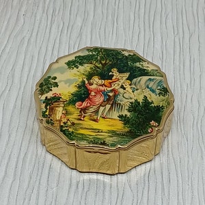 Stratton Trinket Box ~ Couple Kissing While He Signs a Serment (Oath of his Love)