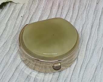 Boîte à pilules avec couvercle en pierre d'onyx vert ~ pot souvenir vintage