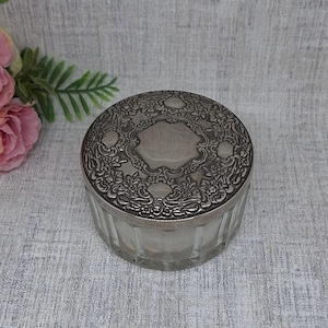 Tarro de cristal para polvos ~ Tapa repujada plateada con espejo interior