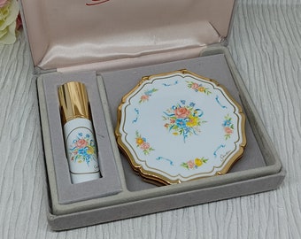 Stratton Compact and Atomiser Boxed Gift Set ~ White with Pink Yellow & Blue Flowers ~ Compact Mirror ~ Perfume Spray