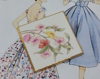 Stratton Double Mirror ~ Blanc avec des fleurs roses et jaunes ~ Mini miroir pour sac à main vintage