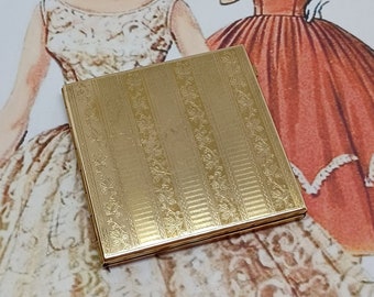 Specchio doppio Stratton ~ Tono oro con strisce di foglie e linee ~ Mini specchio da borsetta vintage