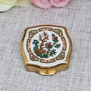 Stratton Pill Box ~ Indian Tree  Design on White Enamel ~ Vintage 1960s