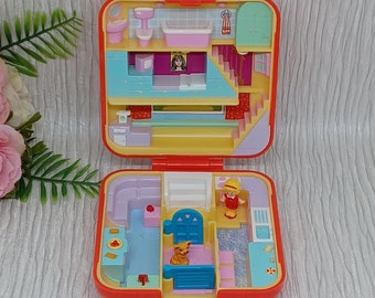 Polly pocket fashion show runway top