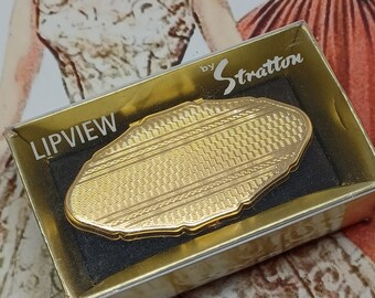 Stratton Lipview Lipstick Clip in Gold Tone with Engine Turned Lines ~ Vintage Lipstick Clip ~ In Original Box As New ~ Mid Century (E*)