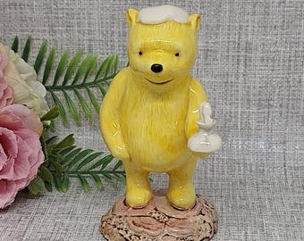Royal Doulton 'Pooh Lights The Candle' ~ WP11 Disney