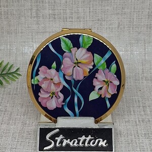 Stratton Compact ~ Blue with Pink Flowers and Blue Ribbons