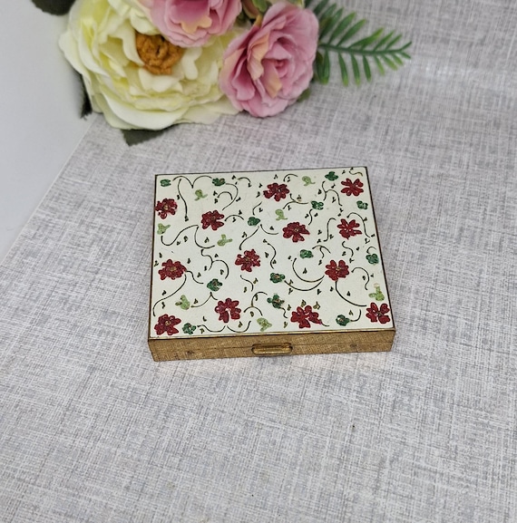 vintage enamel cigarette case White Enamel Cigarette Case With Red and Green Glitter Flowers ~ Vintage