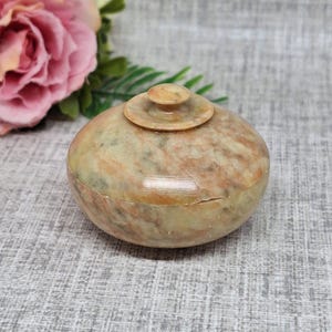 Boîte à bijoux en pierre ~ Pot décoratif en pierre marbrée avec couvercle