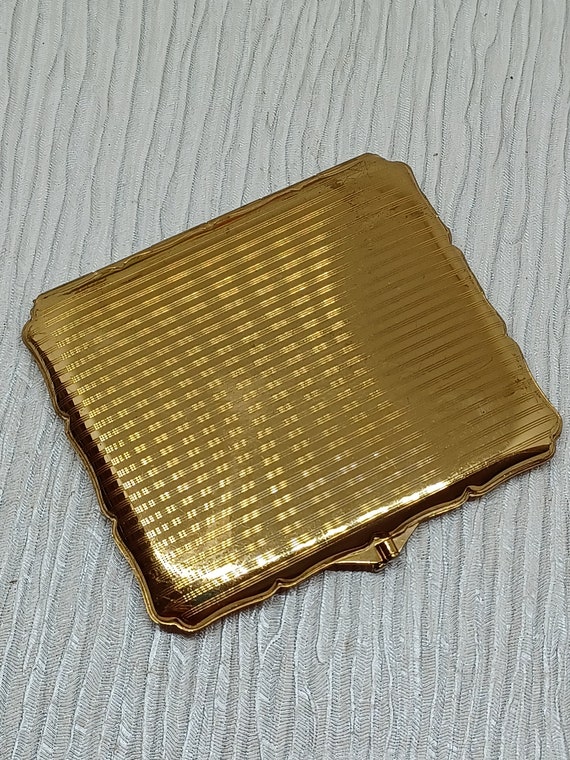 Stratton Cigarette Case in Gold Tone with an Engi… - image 4