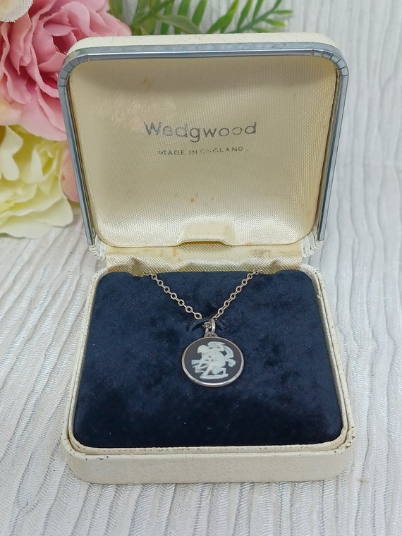 Wedgwood Necklace in Black Jasperware Sterling Silver… Gem