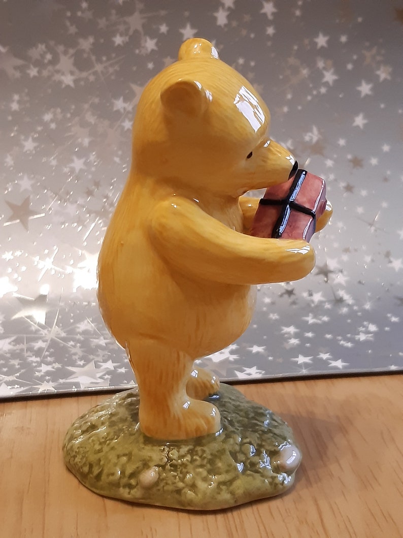 Royal Doulton Winnie The Pooh and The Present WP18 Disney from The Winnie The Pooh Collection