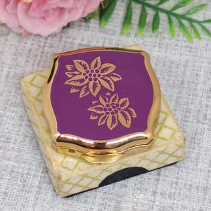 Cenicero Stratton Mini ~ Esmalte morado con dos flores doradas ~ Vintage de mediados de siglo ~ Flores de Pascua ~ Sin usar