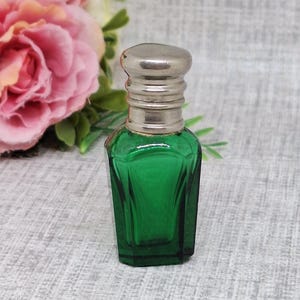 Emerald Green Glass Chatelaine Bottle ~ Perfume ~ Smelling Salts ~ Silver Plated Lid with Glass Stopper