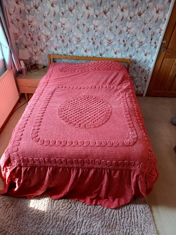 Vintage Pink Candlewick Bedspread Double Bed Size With Valance Sides Etsy Canada