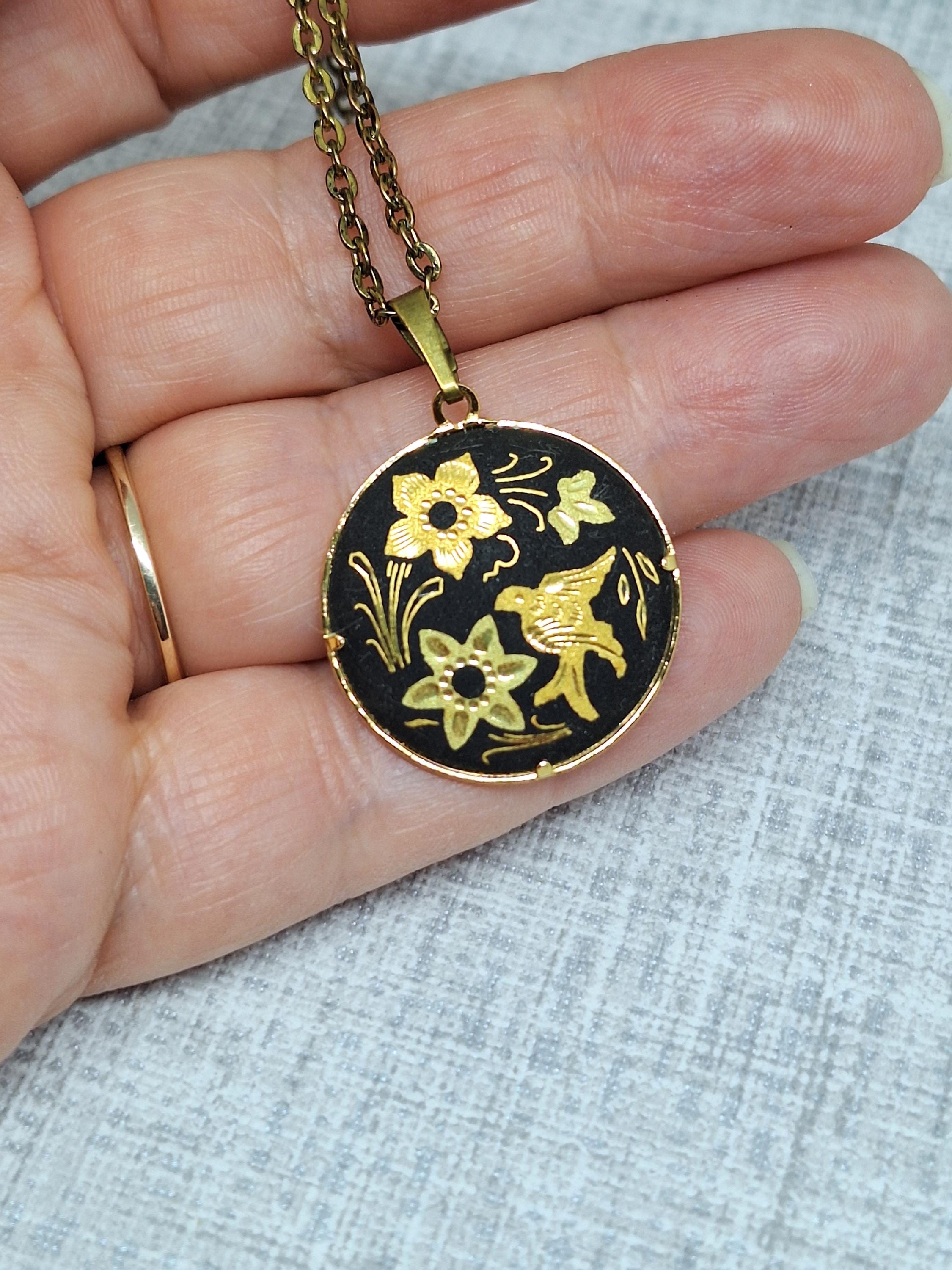 Collier Vintage Doré à Pendentif Fleurs Et Feuilles En Pâte De Verre - Signé EB - État Parfait