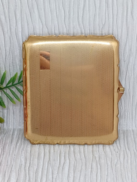Stratton Cigarette Case in Gold Tone with an Engi… - image 2