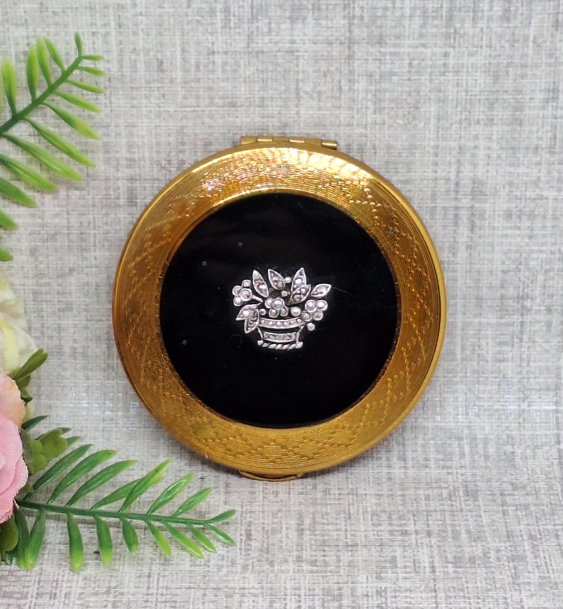 Vintage Kigu Powder Compact ~ Black Enamel Gold Tone Compact