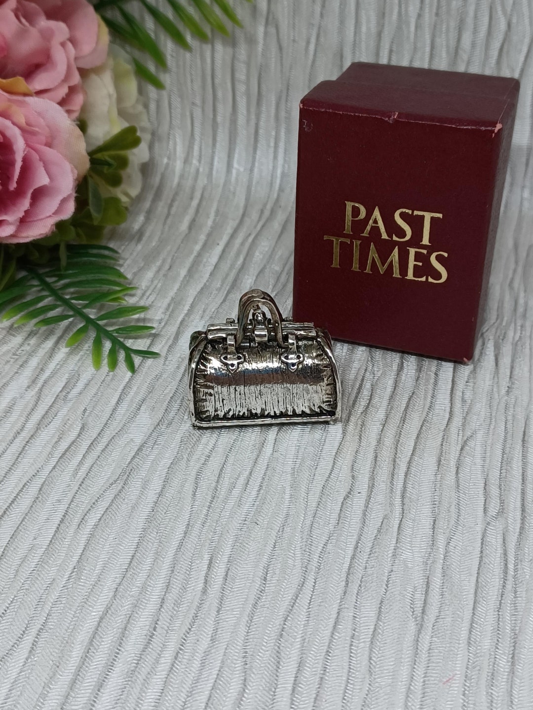 Past Times Handbag Shape Pill Box Trinket Box Silver Plate Bag Shape