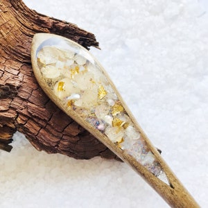 Resin hair stick, White Flower Hair Stick, Wood Hair Fork, Wedding Hair Clip, Hair Pin for women, Anniversary Gift for her
