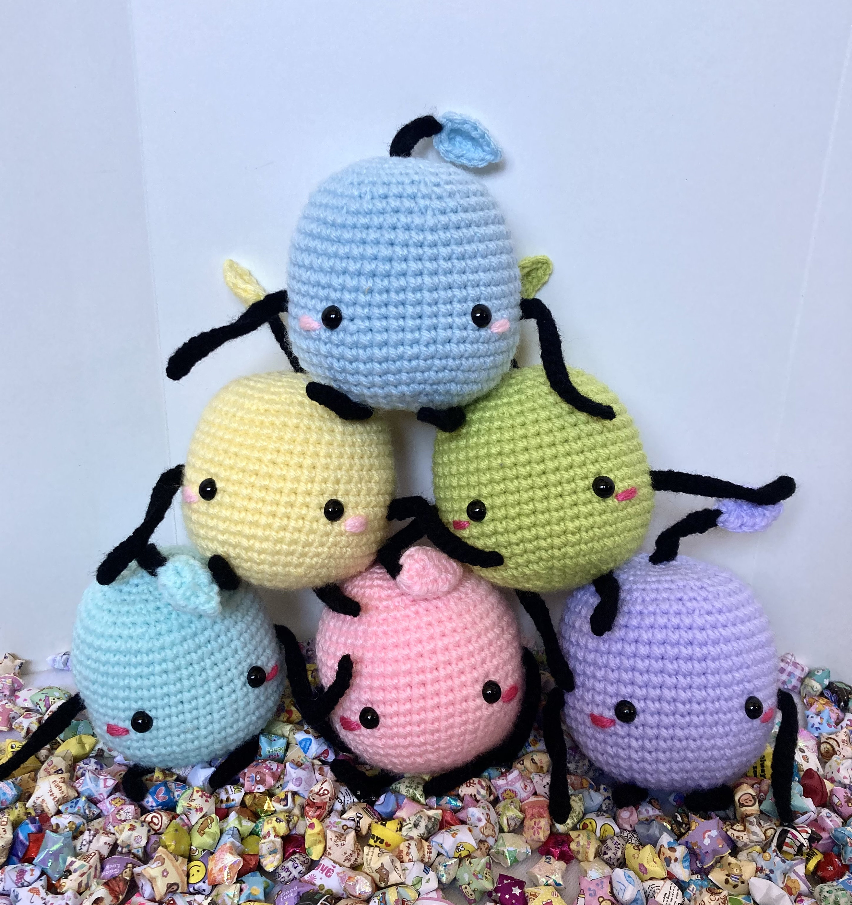 Peluche Oficial De Junimo Green De Stardew Valley – 29 Cm De Suave Terciopelo, 100% Poliéster, Ideal Para Coleccionistas Y Jugadores