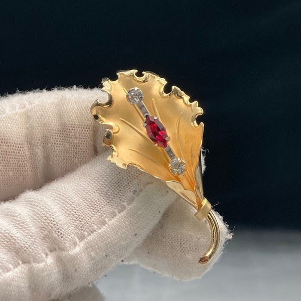 Gorgeous Bond Boyd Flower Leaf Sterling Silver Brooch with Gold plated Finish Ca.1950