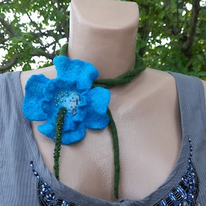 Gevilte bloemenketting, bloemenchoker, bloemenpuzzel, bohoketting, bloemenlariat-sjaal, unieke vilten lariat, bloemensjaal, fantasieketting