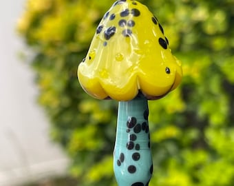 Hand Blown Borosilicate Glass Mushroom Plant Stake - Whimsical Garden Art for Indoor Plants, Terrariums & Aquariums - Home Decor
