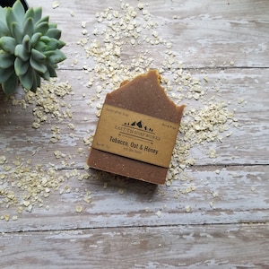 Tobacco, Oat & Honey - Soap Exfoliating Bar - Shea Butter, Oatmeal and Local Honey - No Sulfates - Tobacco Bourbon Cruelty-free - Zero-waste