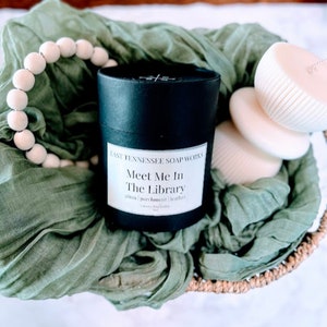 Meet Me In The Library - Luxury Soy Wax Melts - Handmade Vegan Wickless Candle - Plum and Parchment Dark Academia