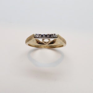 Beautiful New 14K Yellow Gold Modern Diamond Signature Ring/ Band/ Wedding Band / Size 6 1/4